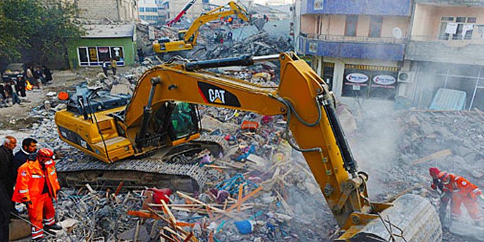 Earthquake death toll reaches 279 as efforts to rescue hundreds under way